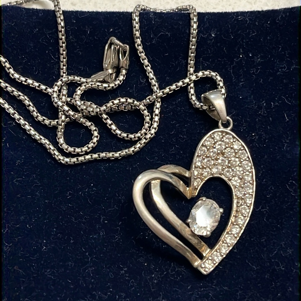Elegant Silver Heart Pendant Necklace